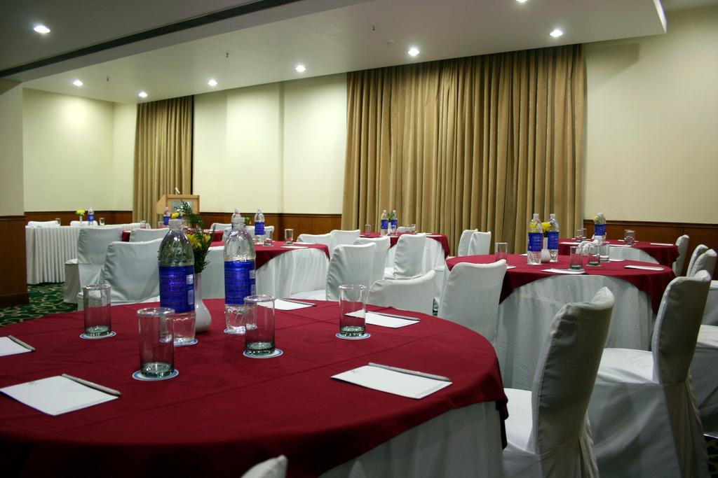 Hotel City Park Delhi  Exterior foto